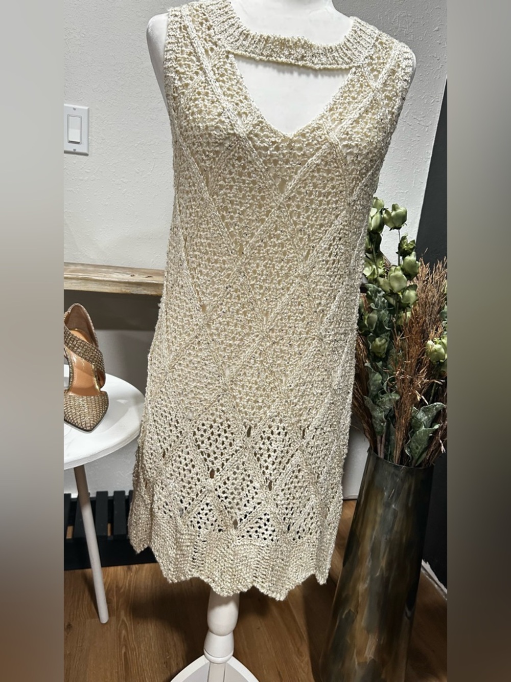 Anna & Ava Cream Crochet poncho size S/M